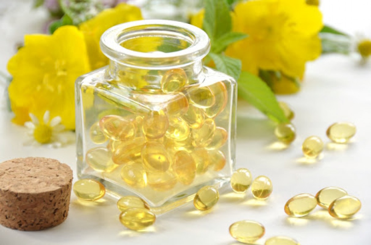 Tinh dầu hoa anh thảo có tên quốc tế Evening Primrose Oil, là loại tinh dầu được chiết xuất từ 100% hạt của loài hoa anh thảo.